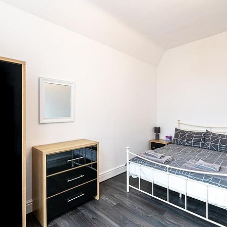 Two Bedroom Holiday Apartment Colwyn Bay Eksteriør bilde