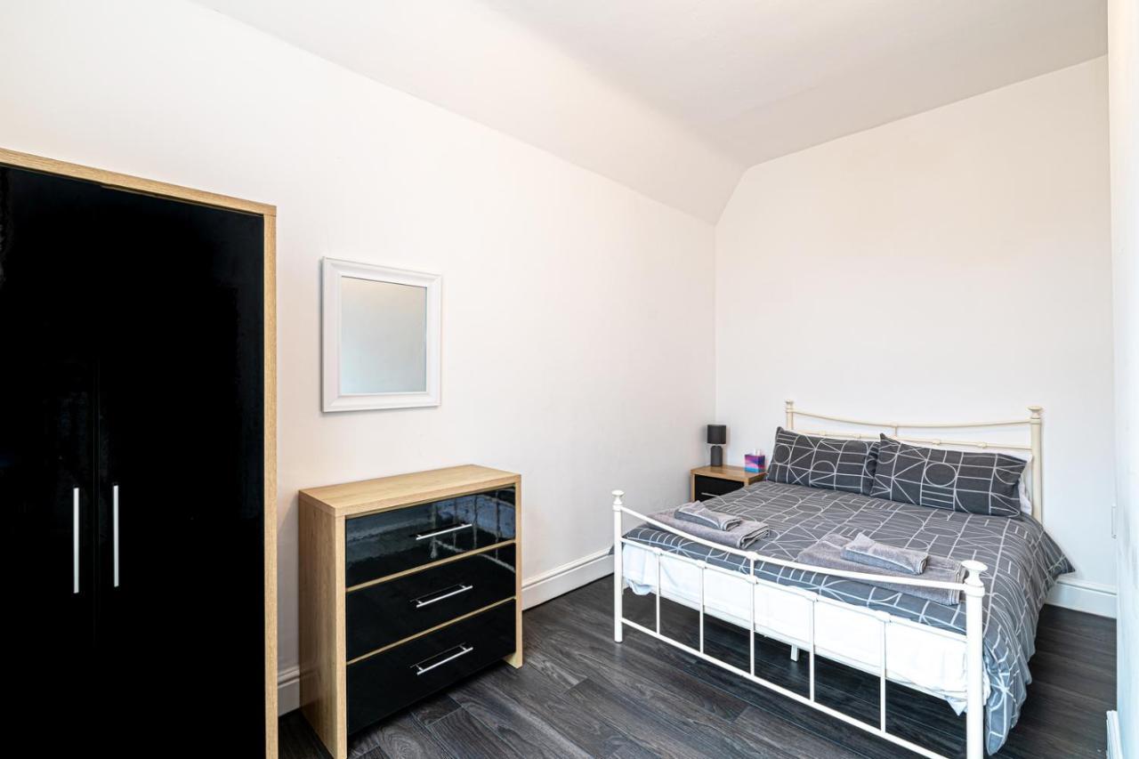 Two Bedroom Holiday Apartment Colwyn Bay Eksteriør bilde