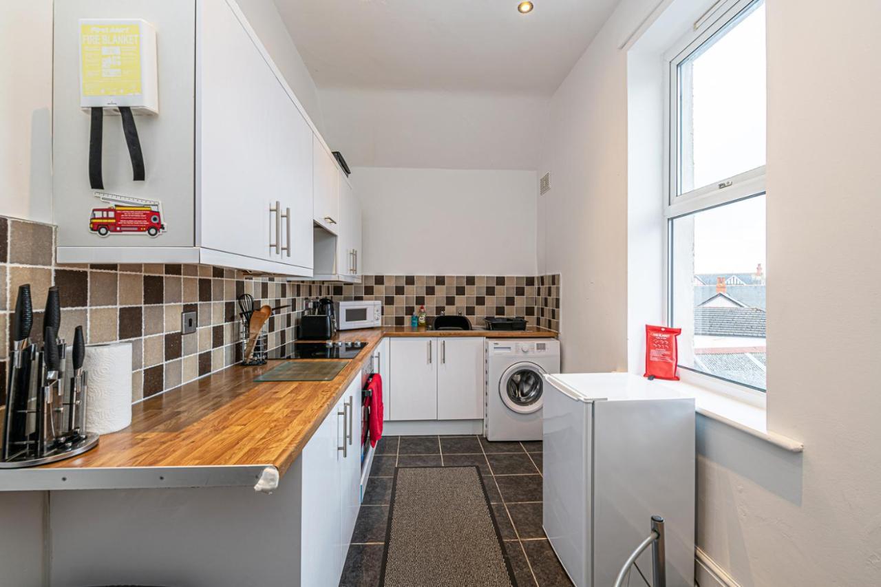 Two Bedroom Holiday Apartment Colwyn Bay Eksteriør bilde